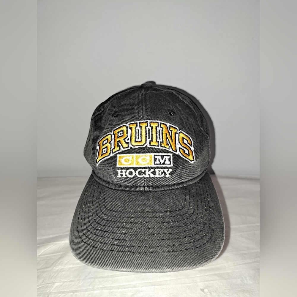 Vintage Boston Bruins CCM Nhl strap back hat